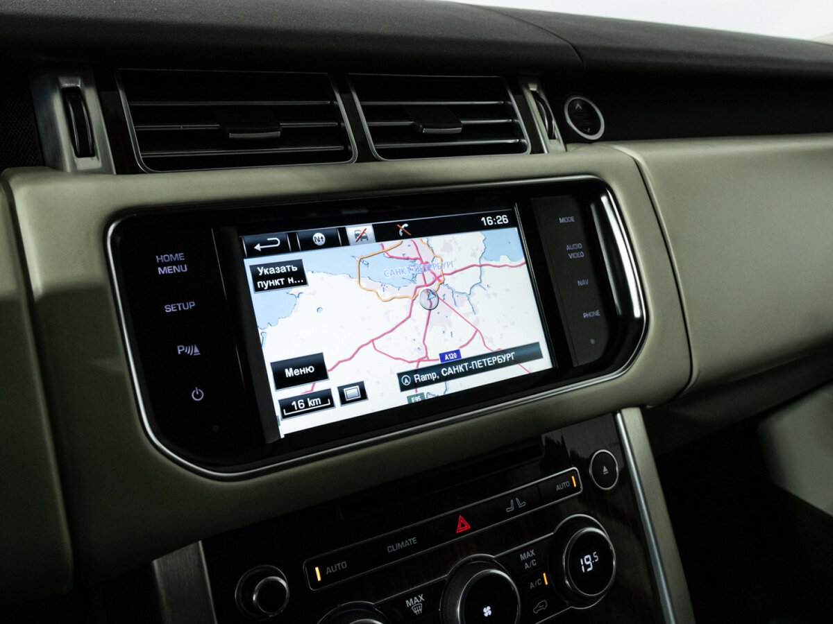 Land Rover Range Rover с пробегом — 2015 год. Фото: #18