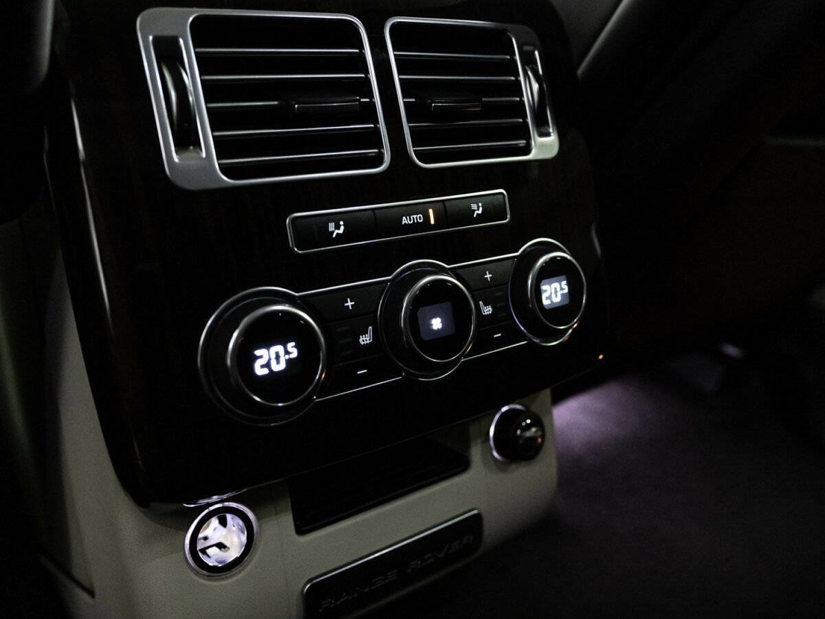 Land Rover Range Rover с пробегом — 2015 год. Фото: #24