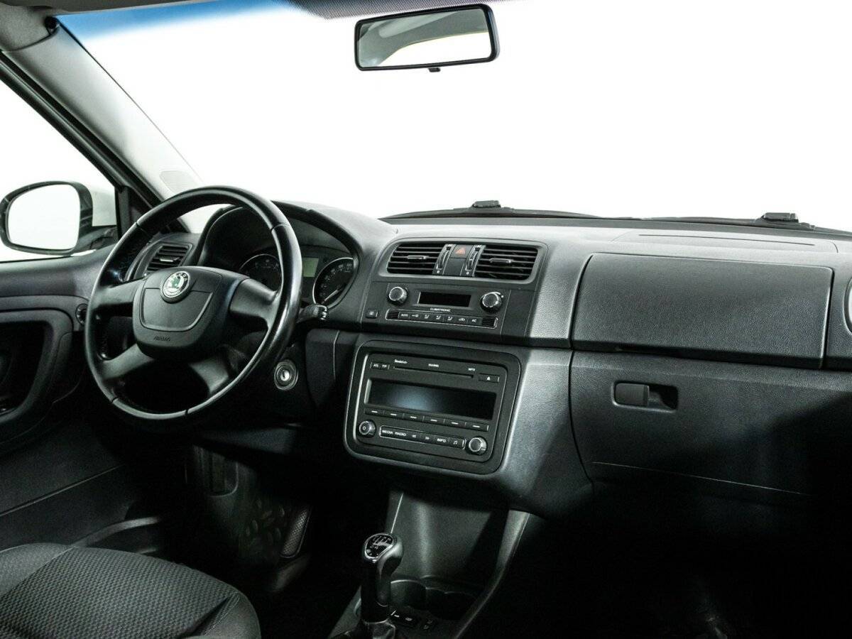 Skoda Fabia с пробегом — 2011 год. Фото: #8