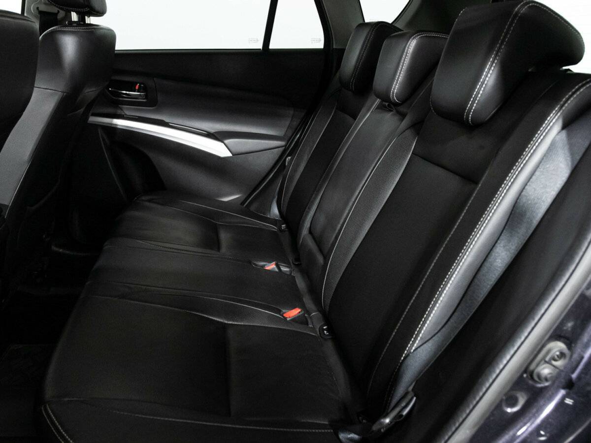 Suzuki SX4 с пробегом — 2014 год. Фото: #9