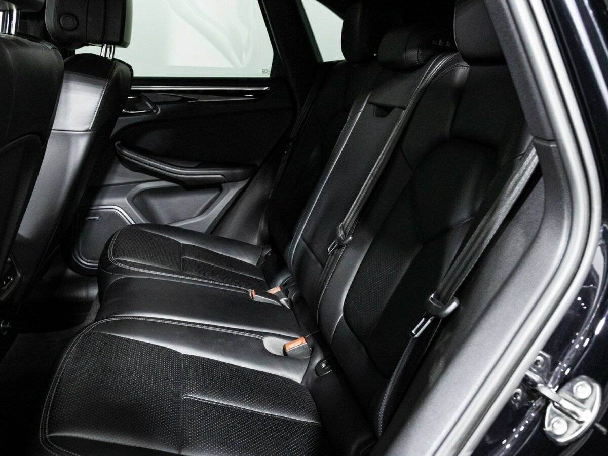 Porsche Macan с пробегом — 2014 год. Фото: #9