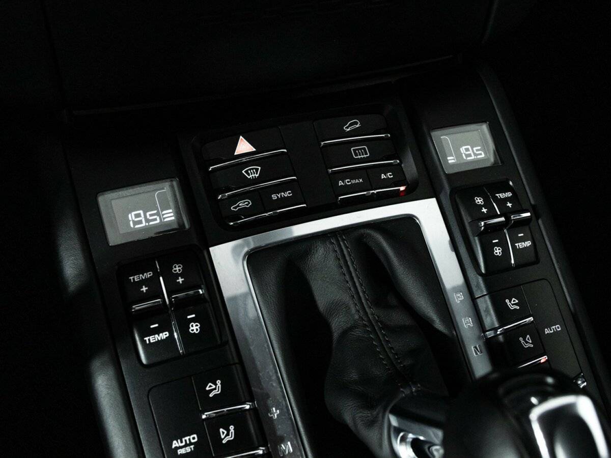 Porsche Macan с пробегом — 2014 год. Фото: #14