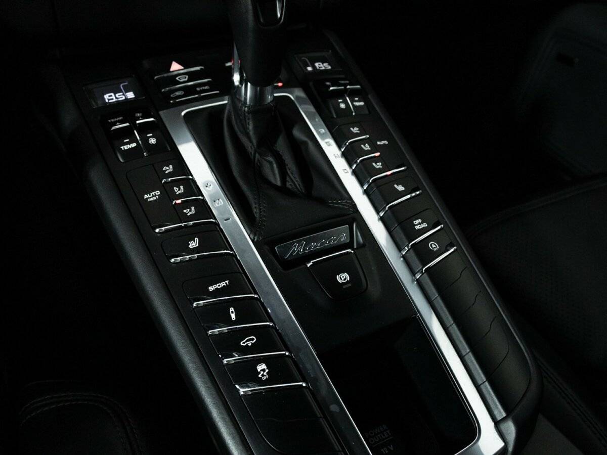 Porsche Macan с пробегом — 2014 год. Фото: #16