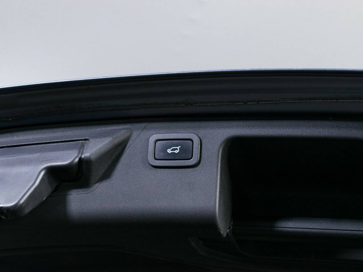 Land Rover Discovery Sport с пробегом — 2017 год. Фото: #6