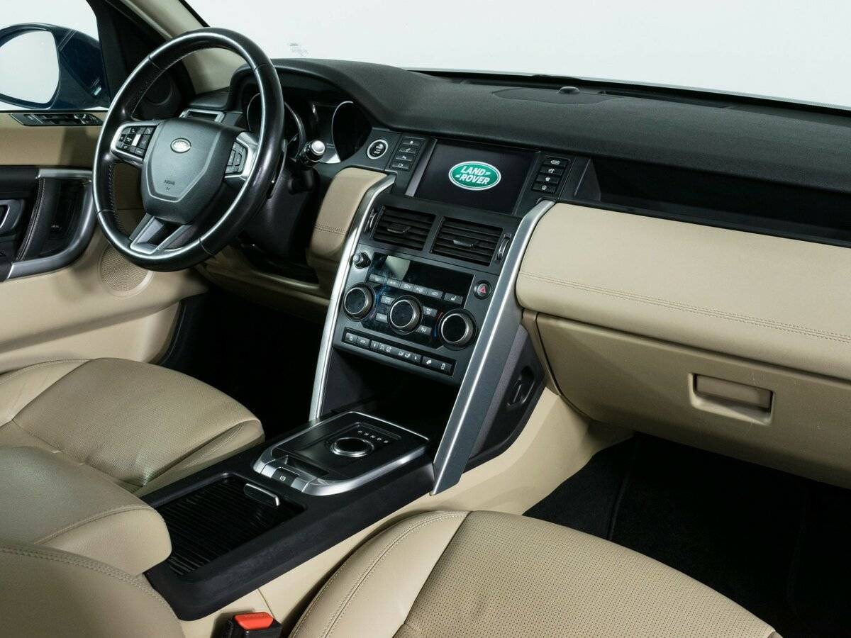 Land Rover Discovery Sport с пробегом — 2017 год. Фото: #7