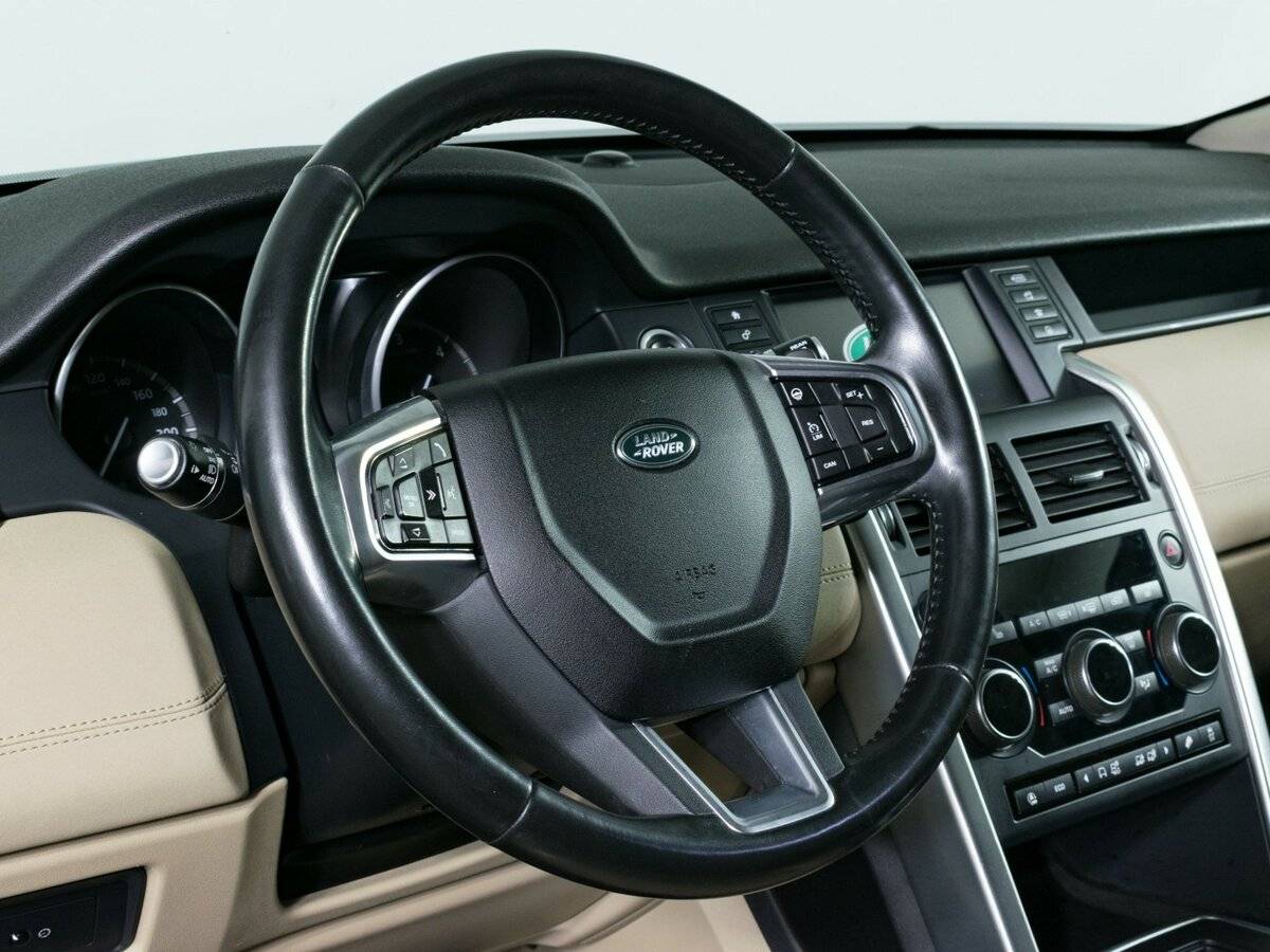Land Rover Discovery Sport с пробегом — 2017 год. Фото: #11