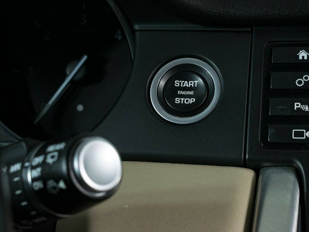 Land Rover Discovery Sport с пробегом — 2017 год. Фото: #12