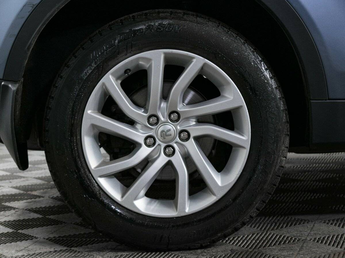 Land Rover Discovery Sport с пробегом — 2017 год. Фото: #16