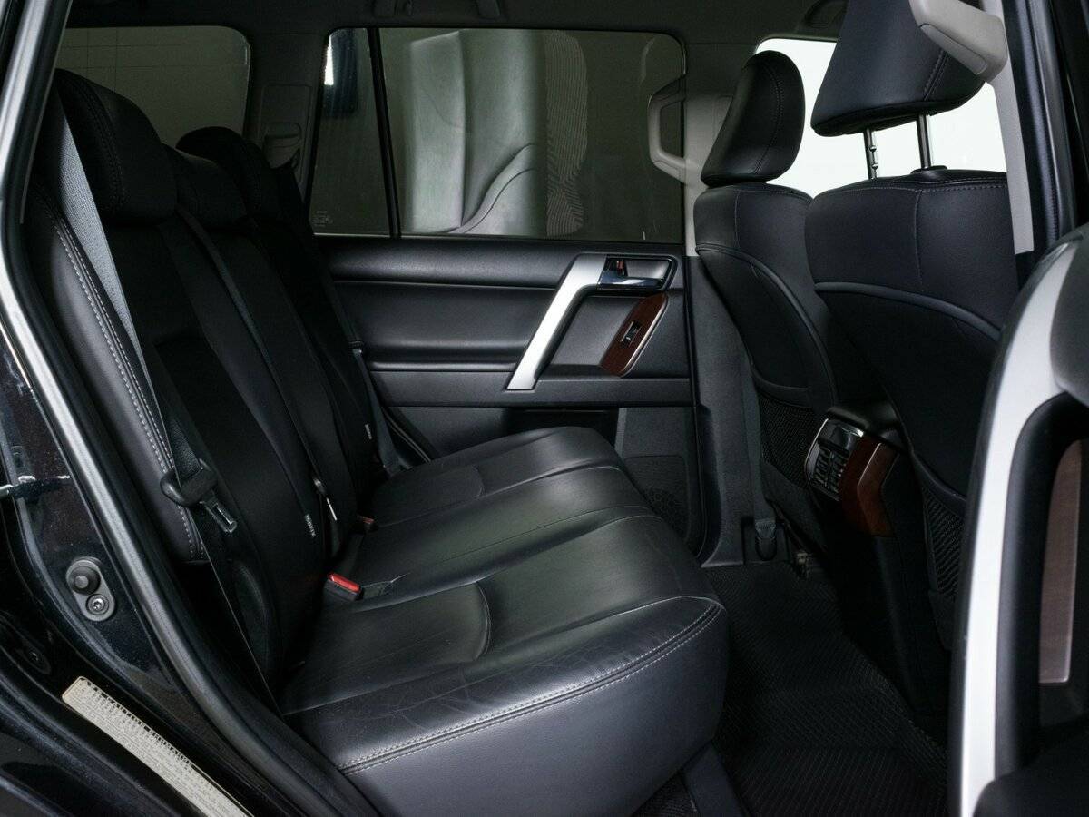 Toyota Land Cruiser Prado с пробегом — 2016 год. Фото: #11