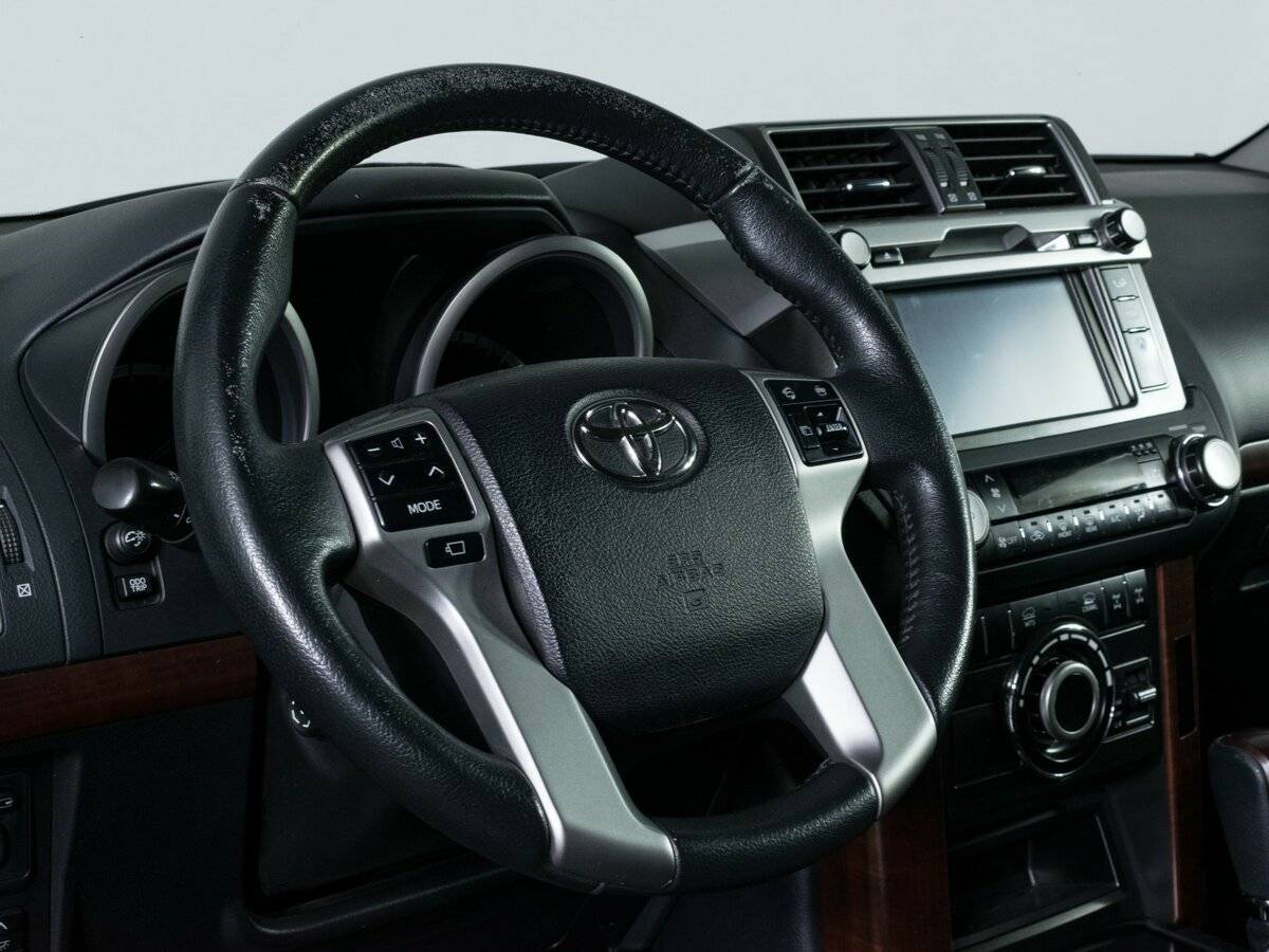 Toyota Land Cruiser Prado с пробегом — 2016 год. Фото: #13