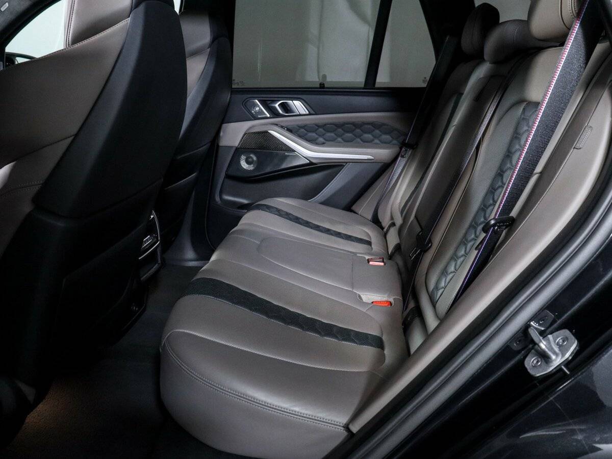 BMW X5 M с пробегом — 2021 год. Фото: #6