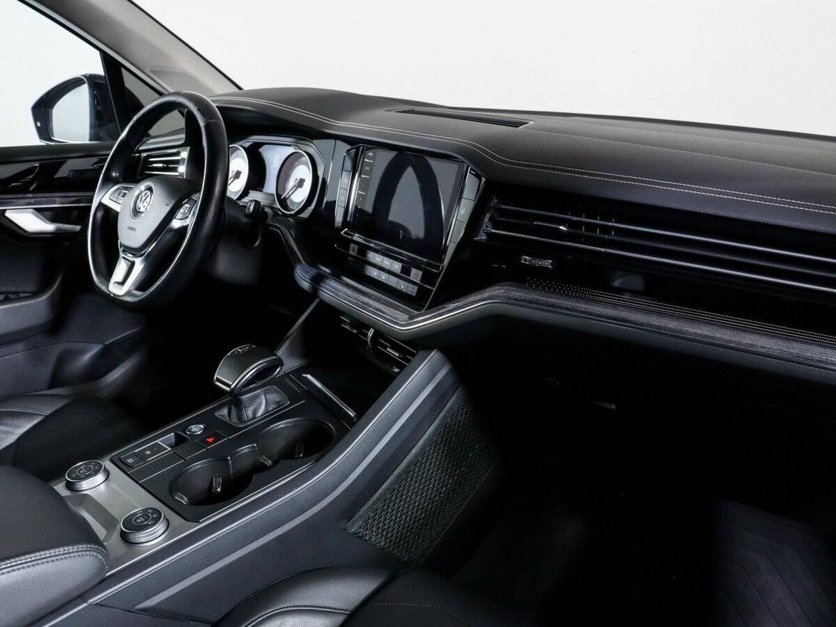 Volkswagen Touareg с пробегом — 2018 год. Фото: #3