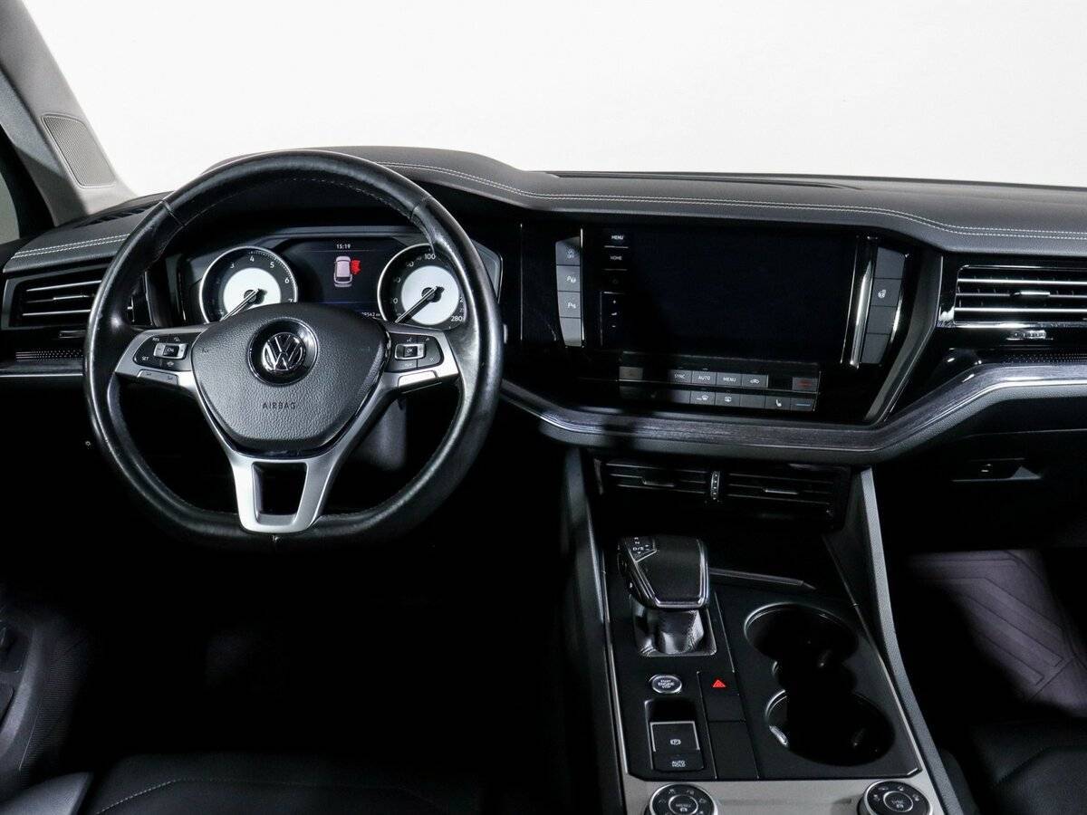 Volkswagen Touareg с пробегом — 2018 год. Фото: #6