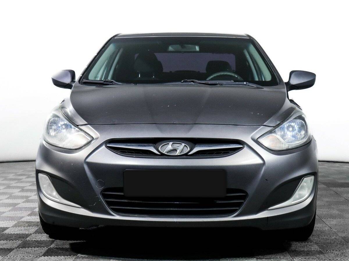 Hyundai Solaris с пробегом — 2011 год. Фото: #1