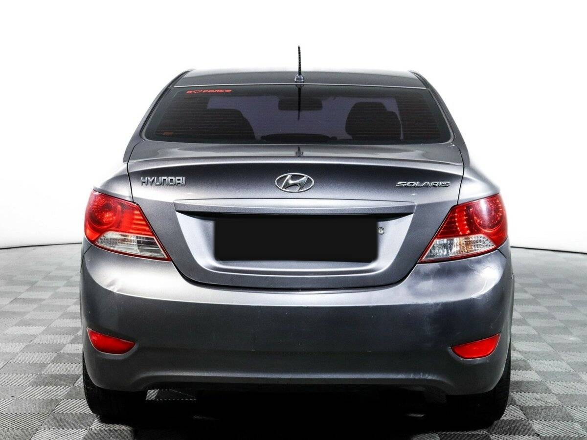 Hyundai Solaris с пробегом — 2011 год. Фото: #4