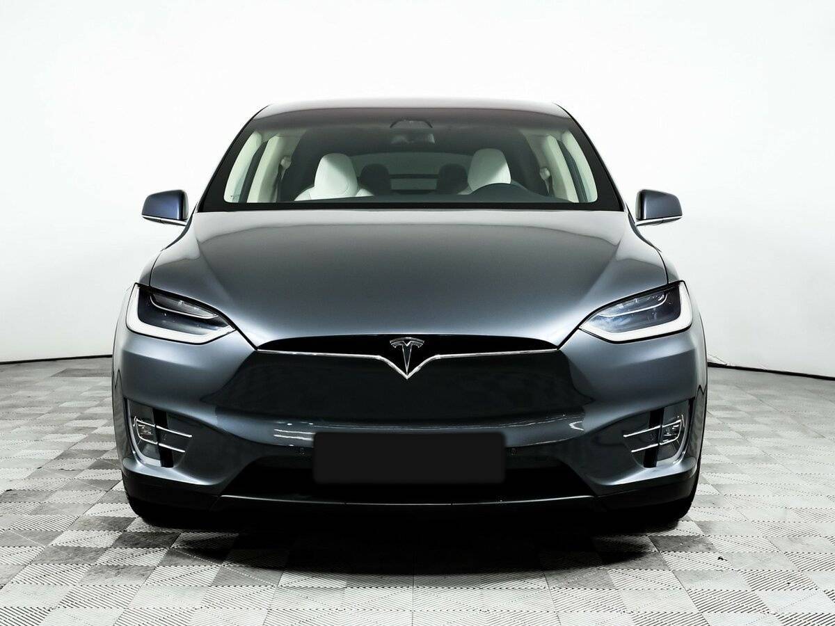 Tesla Model X с пробегом — 2018 год. Фото: #3