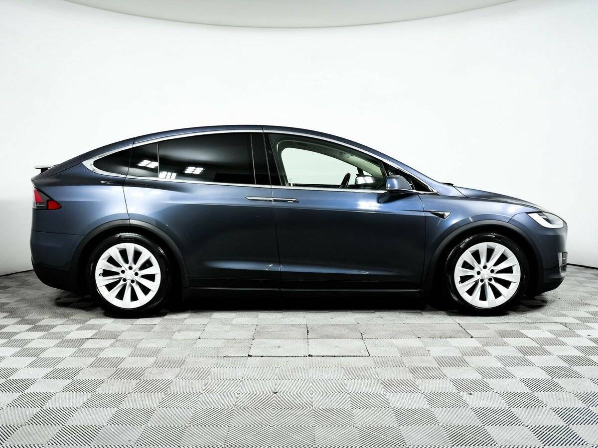Tesla Model X с пробегом — 2018 год. Фото: #9