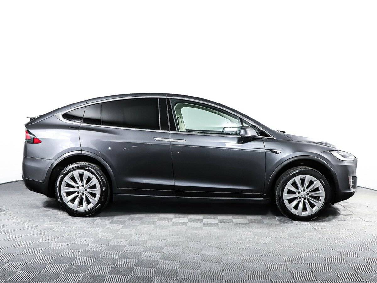Tesla Model X с пробегом — 2018 год. Фото: #11