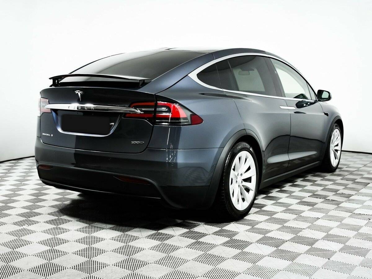 Tesla Model X с пробегом — 2018 год. Фото: #12