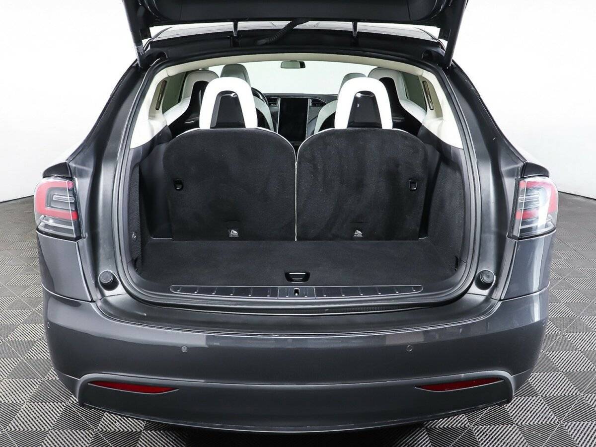 Tesla Model X с пробегом — 2018 год. Фото: #28