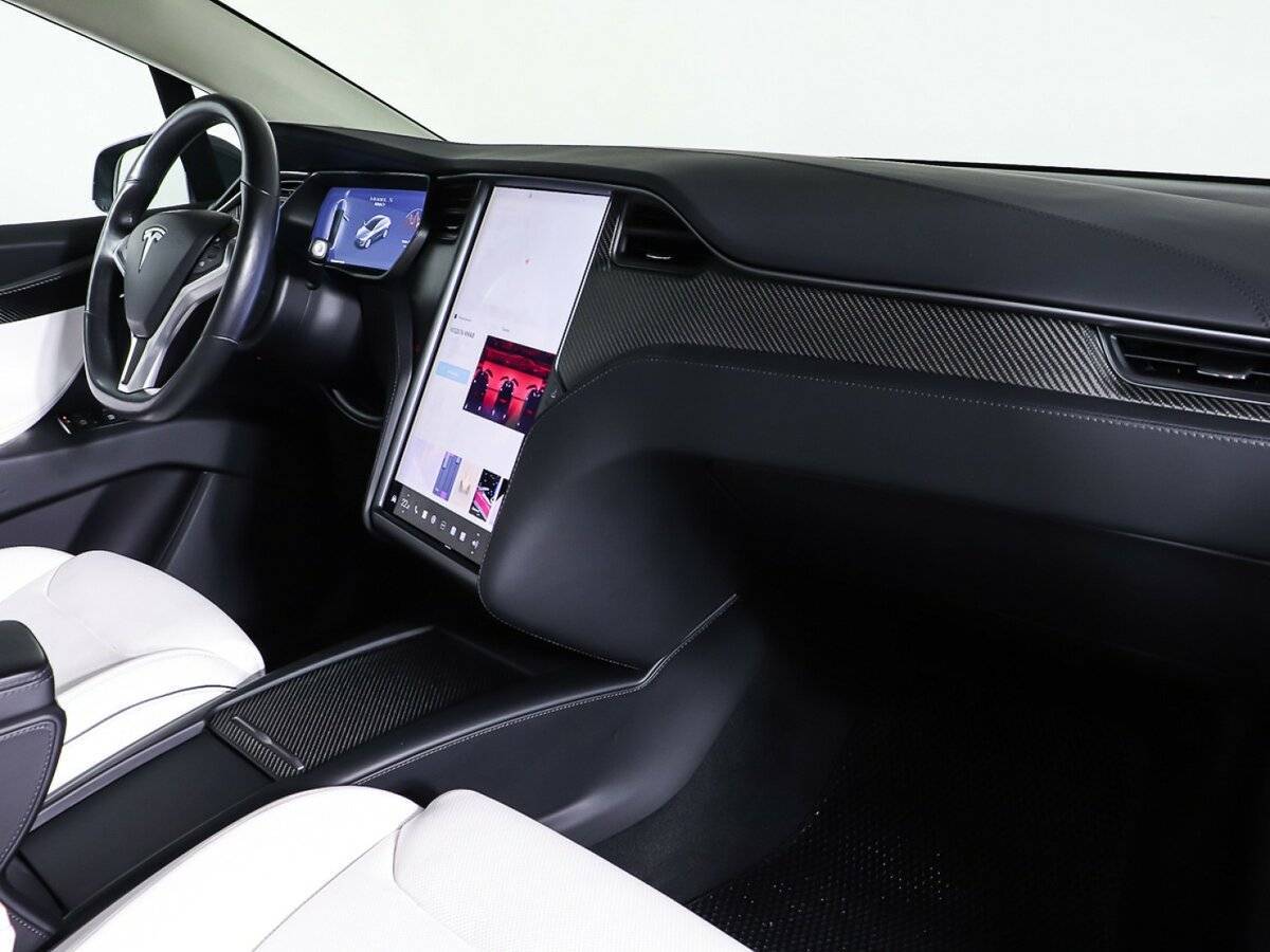 Tesla Model X с пробегом — 2018 год. Фото: #31
