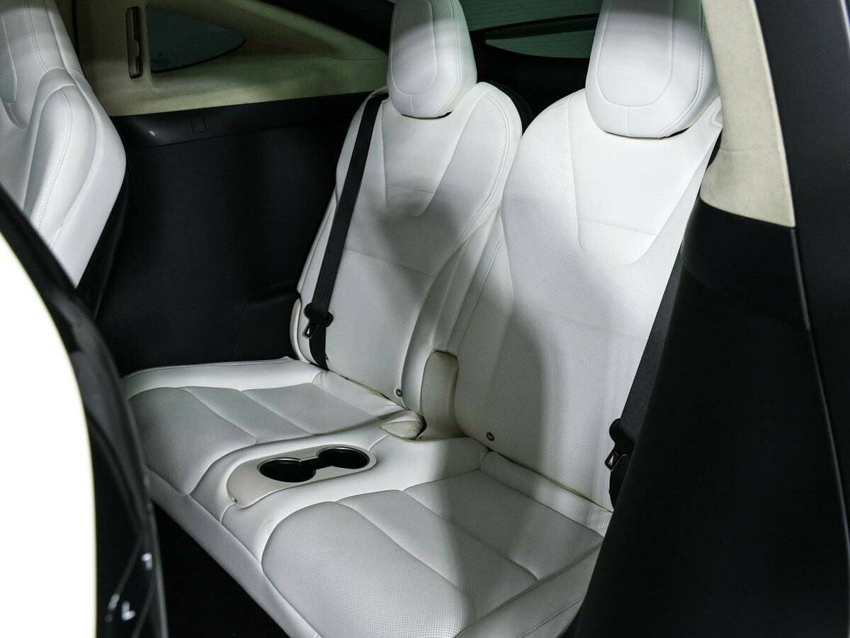 Tesla Model X с пробегом — 2018 год. Фото: #39