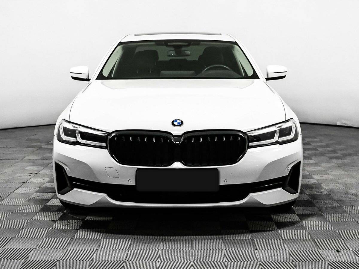 BMW 5 серии с пробегом — 2022 год. Фото: #1