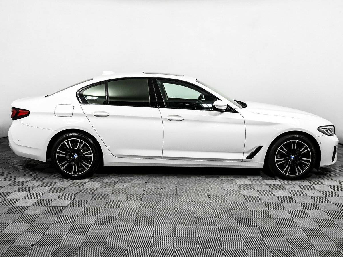 BMW 5 серии с пробегом — 2022 год. Фото: #3