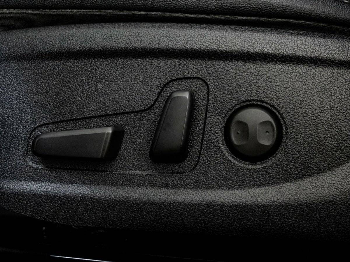 Hyundai Santa Fe с пробегом — 2018 год. Фото: #15