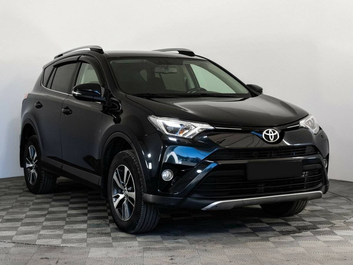 Toyota RAV4 с пробегом — 2017 год. Фото: #2