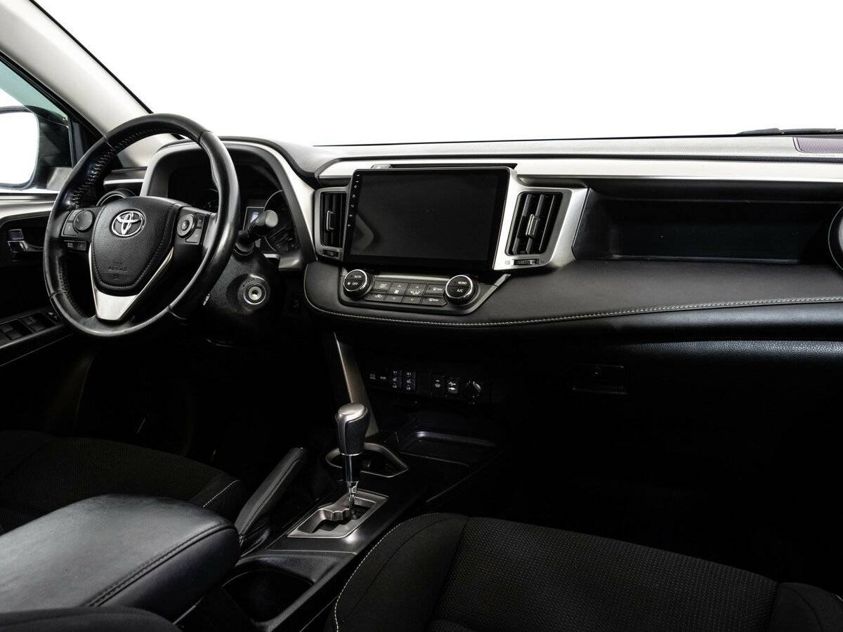 Toyota RAV4 с пробегом — 2017 год. Фото: #5