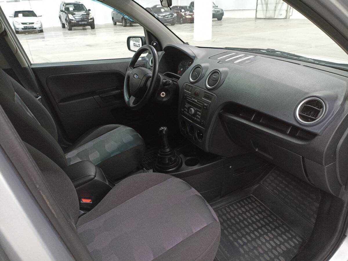 Ford Fusion с пробегом — 2008 год. Фото: #10