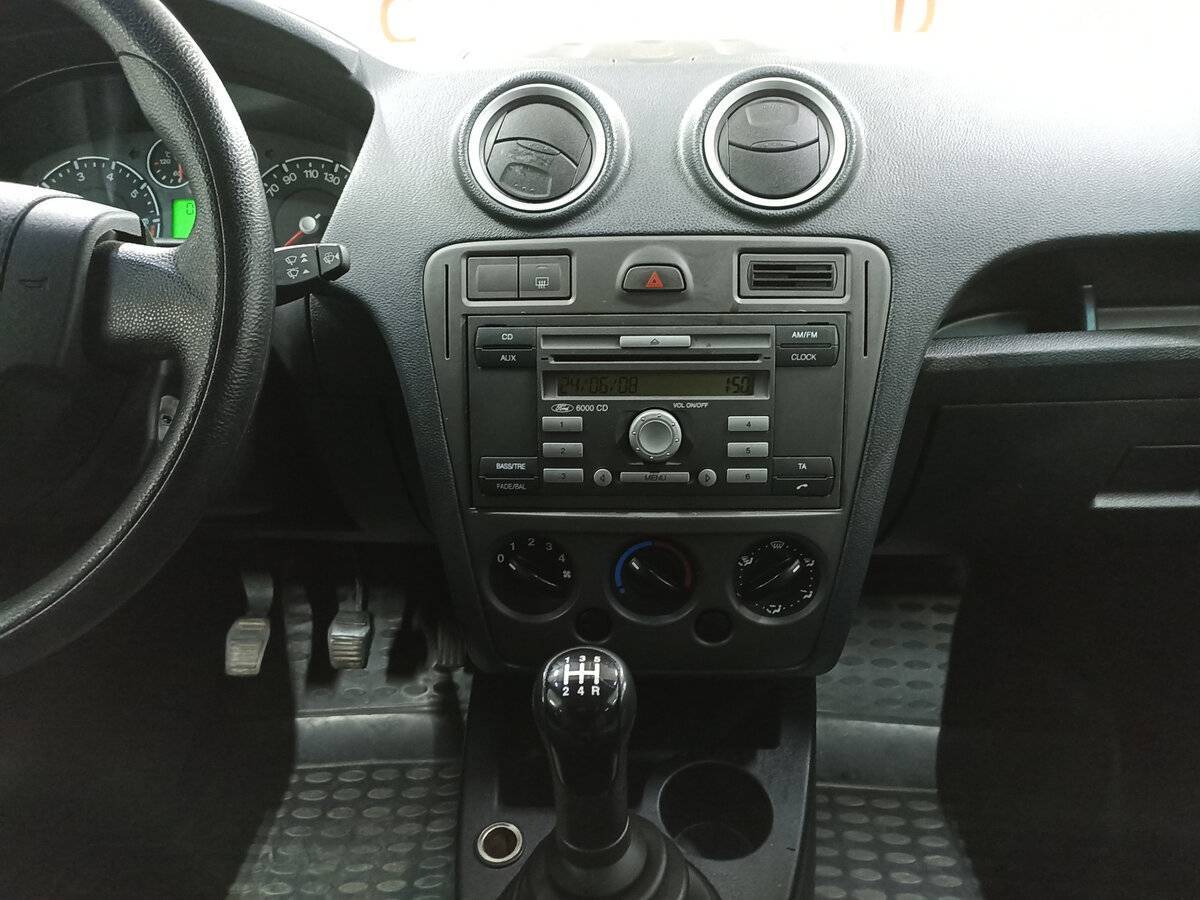 Ford Fusion с пробегом — 2008 год. Фото: #14