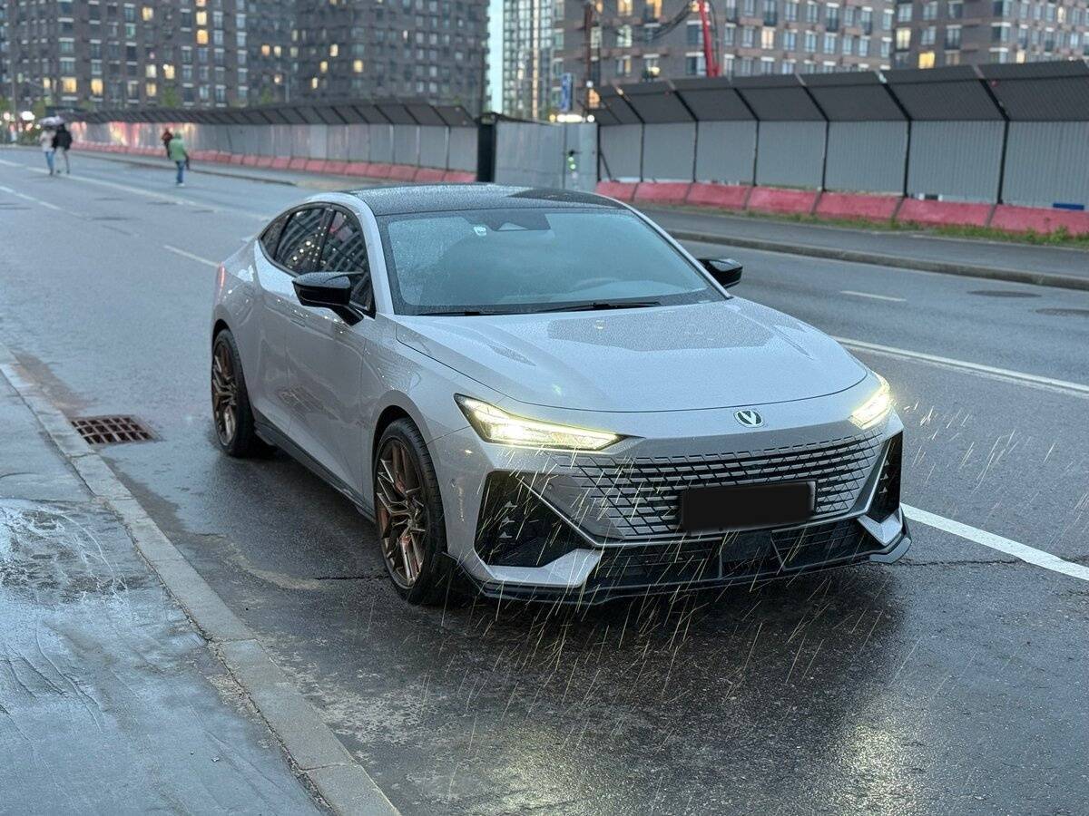 Changan UNI-V с пробегом — 2024 год. Фото: #3