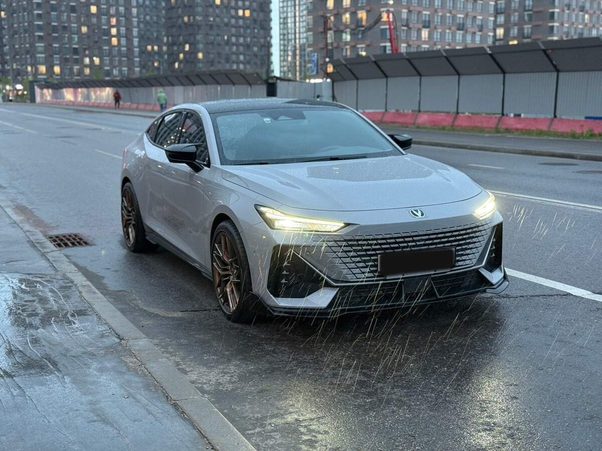 Changan UNI-V с пробегом — 2024 год. Фото: #6