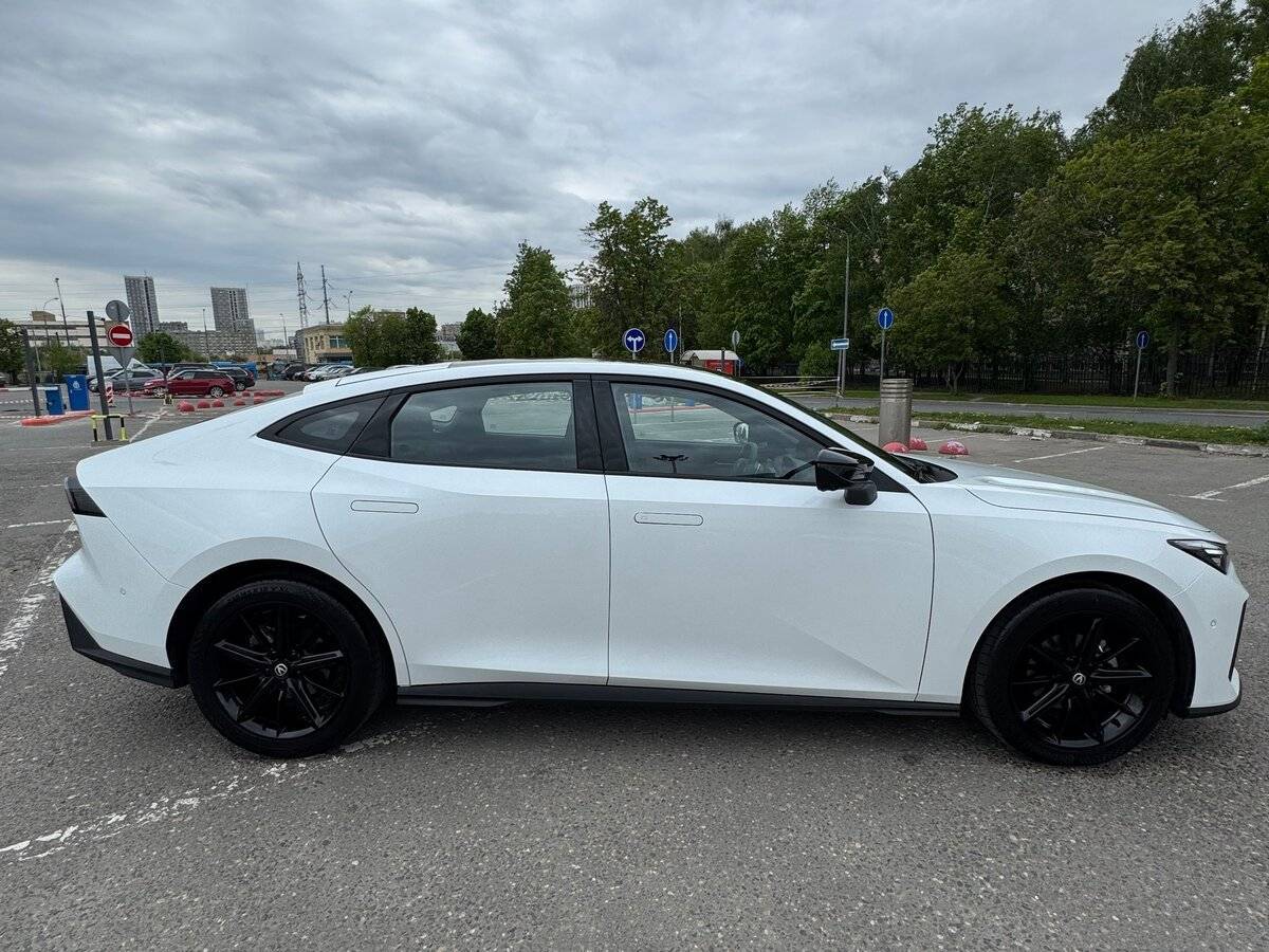 Changan UNI-V с пробегом — 2024 год. Фото: #3