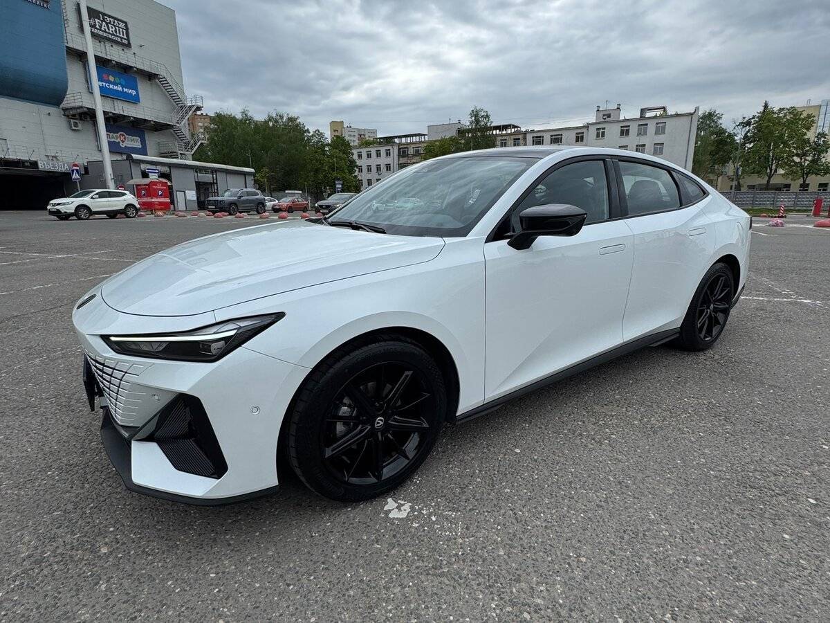 Changan UNI-V с пробегом — 2024 год. Фото: #6