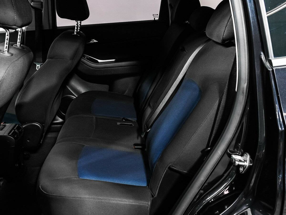 Chevrolet Orlando с пробегом — 2012 год. Фото: #12