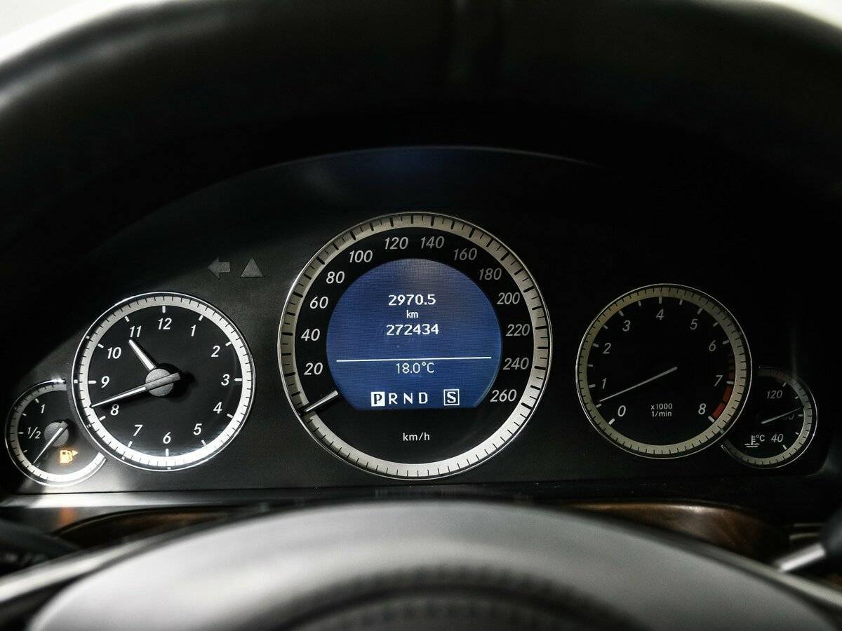 Mercedes-Benz E-Класс с пробегом — 2010 год. Фото: #9