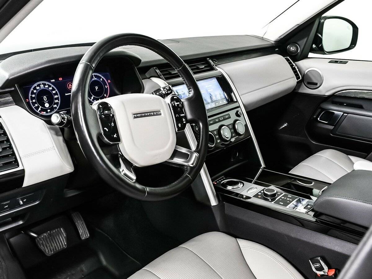 Land Rover Discovery с пробегом — 2018 год. Фото: #10