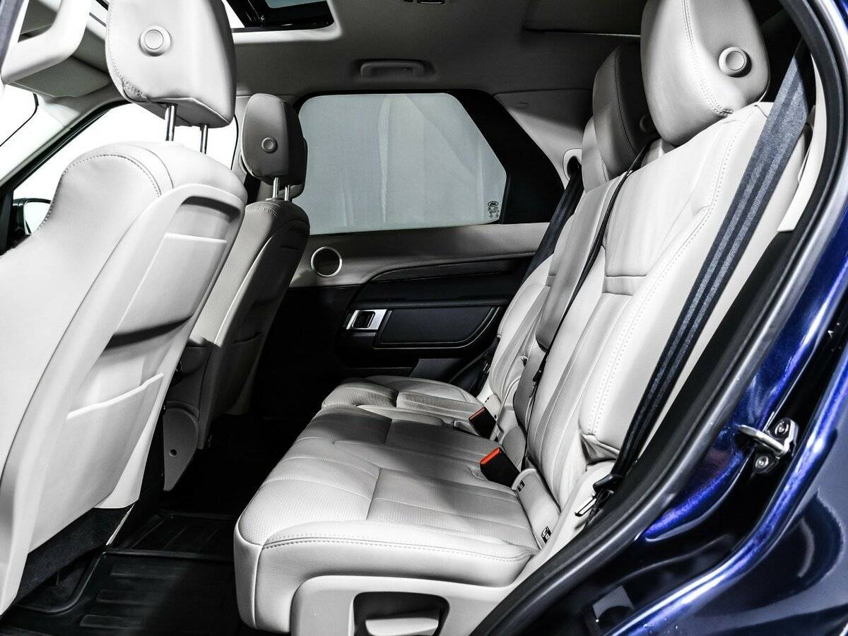 Land Rover Discovery с пробегом — 2018 год. Фото: #11