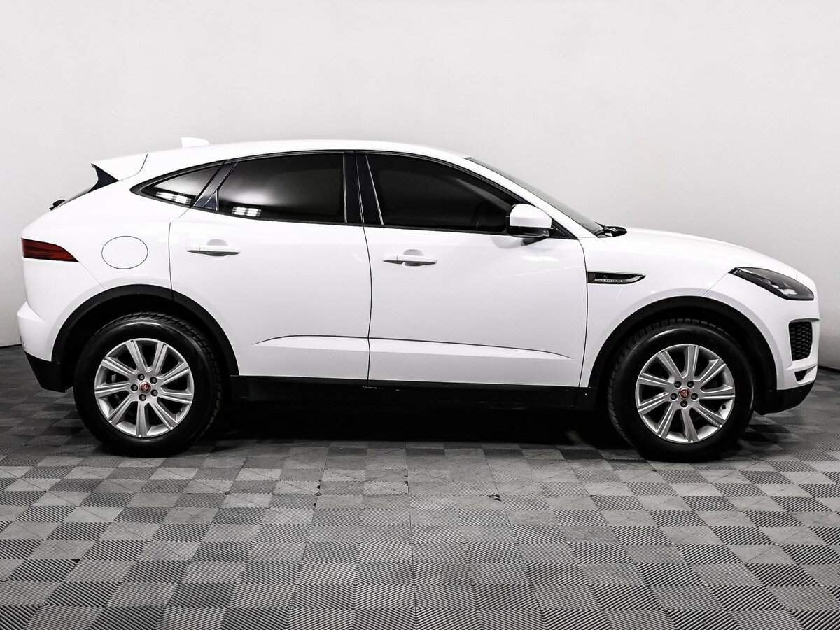 Jaguar E-Pace с пробегом — 2018 год. Фото: #3