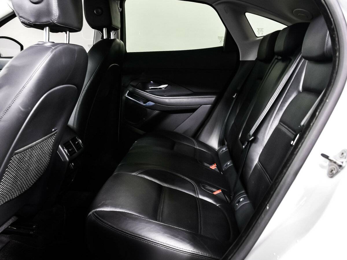 Jaguar E-Pace с пробегом — 2018 год. Фото: #11