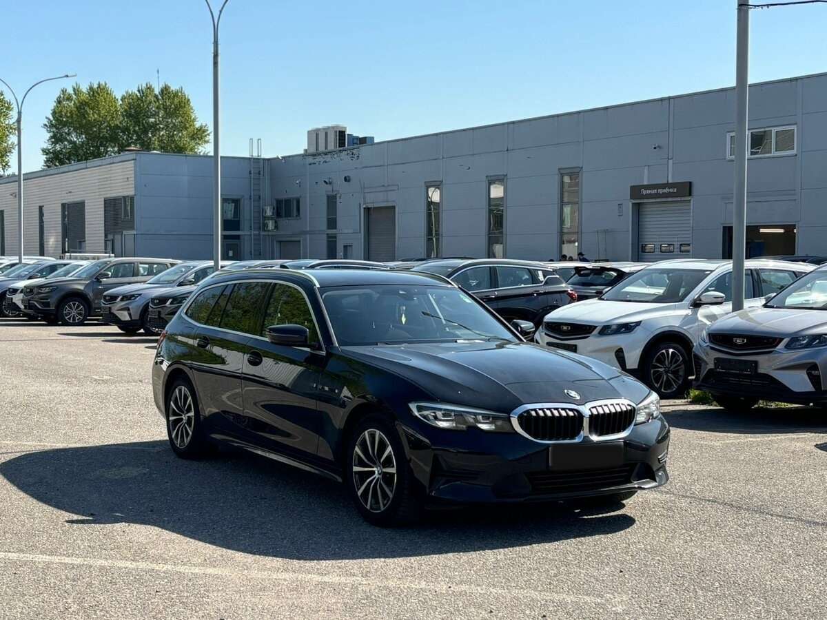 BMW 3 серии с пробегом — 2020 год. Фото: #1