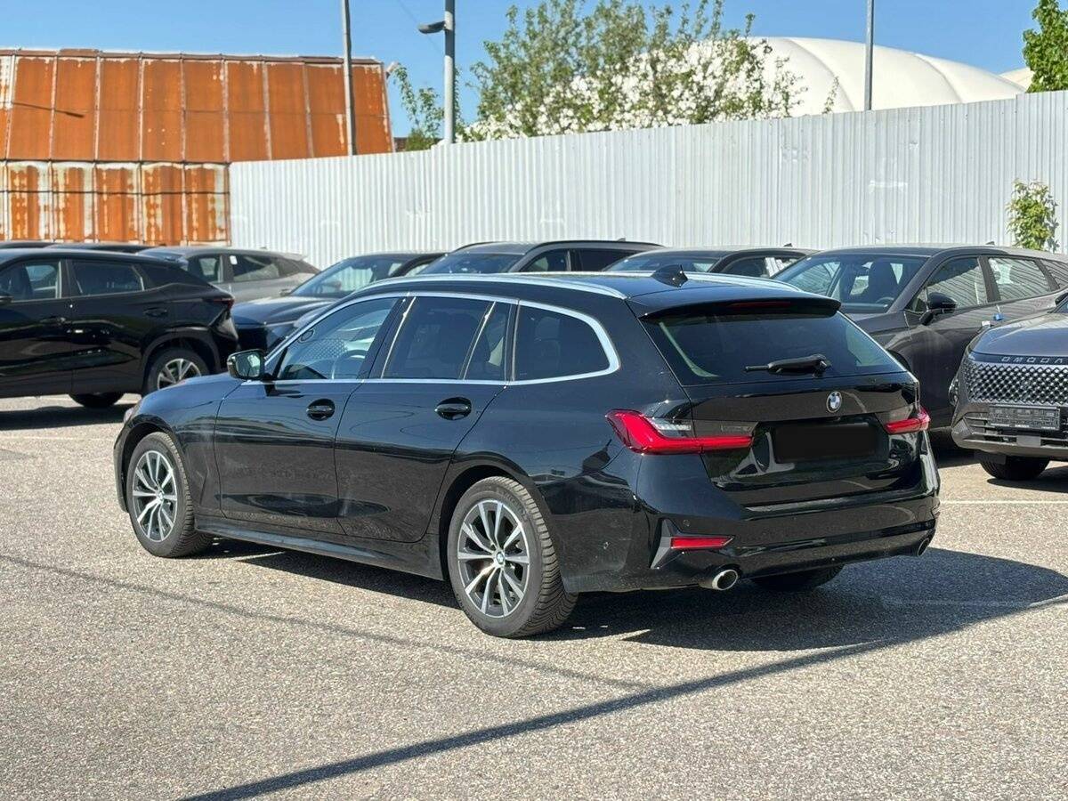 BMW 3 серии с пробегом — 2020 год. Фото: #3