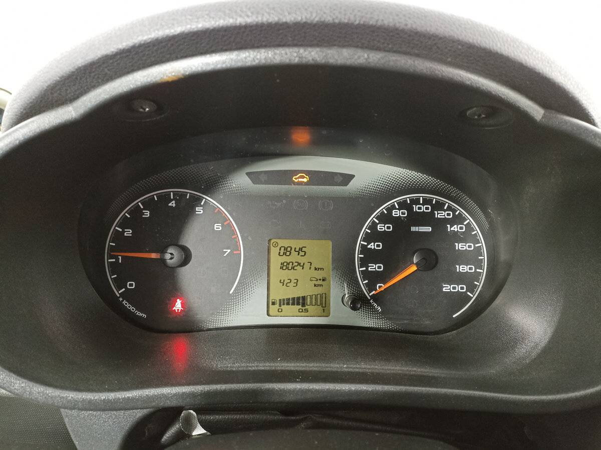 Lada (ВАЗ) Granta с пробегом — 2017 год. Фото: #10