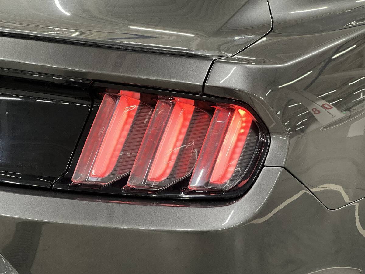 Ford Mustang с пробегом — 2016 год. Фото: #8