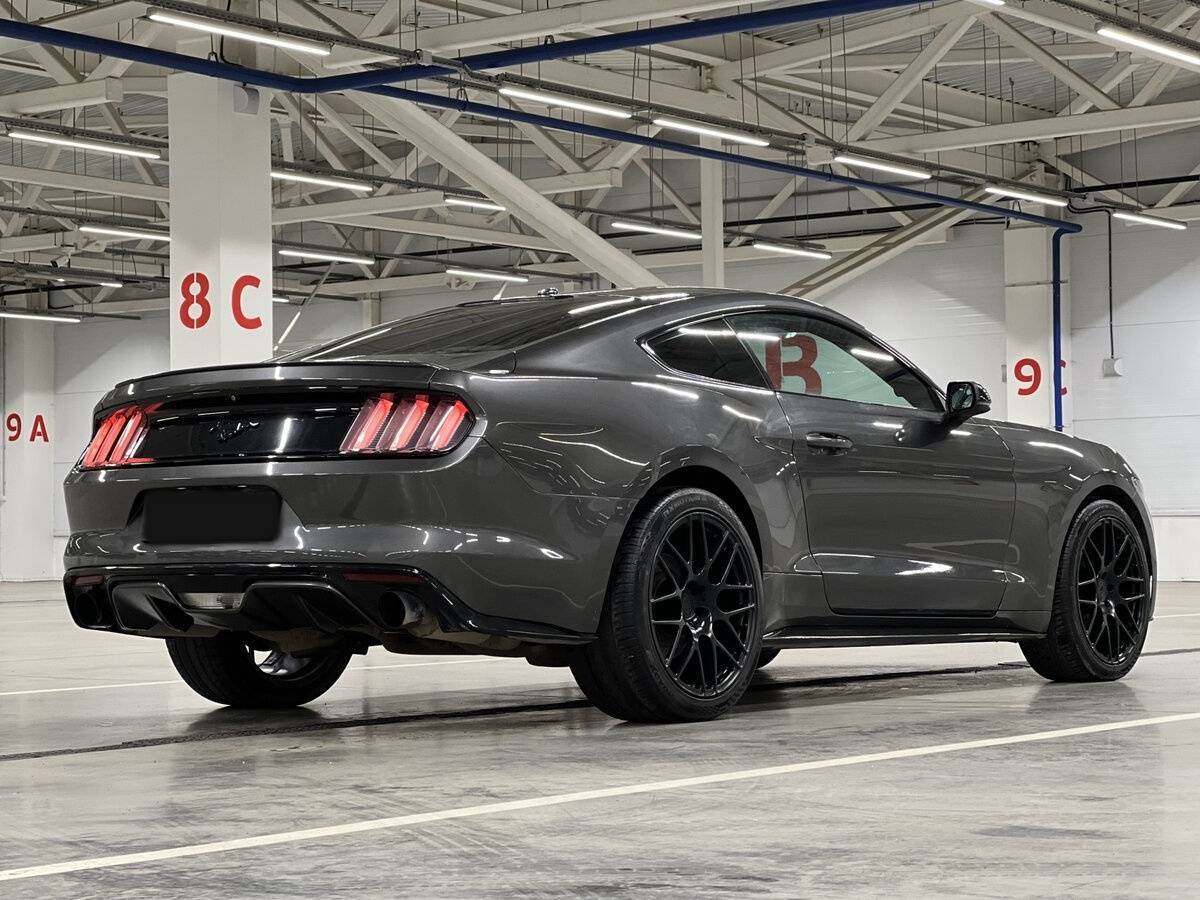 Ford Mustang с пробегом — 2016 год. Фото: #24