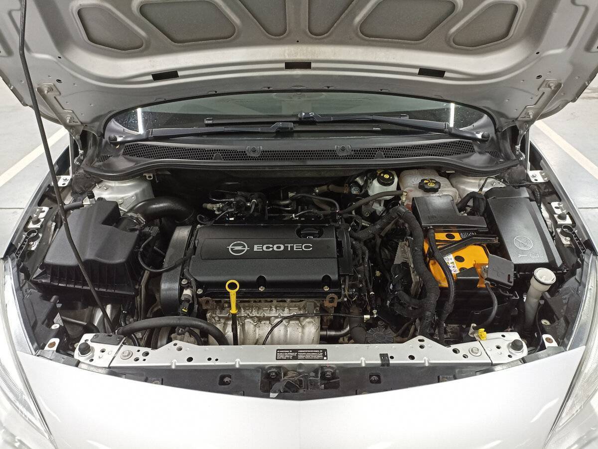 Opel Astra с пробегом — 2011 год. Фото: #8