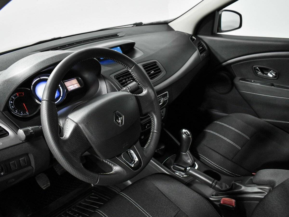 Renault Fluence с пробегом — 2013 год. Фото: #6